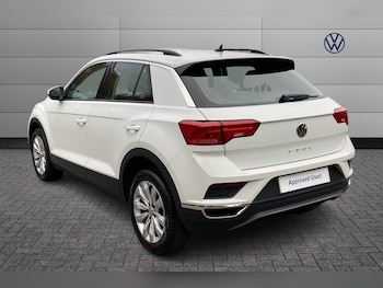 Used Volkswagen T-Roc 2018 for sale - 76999109: Photo