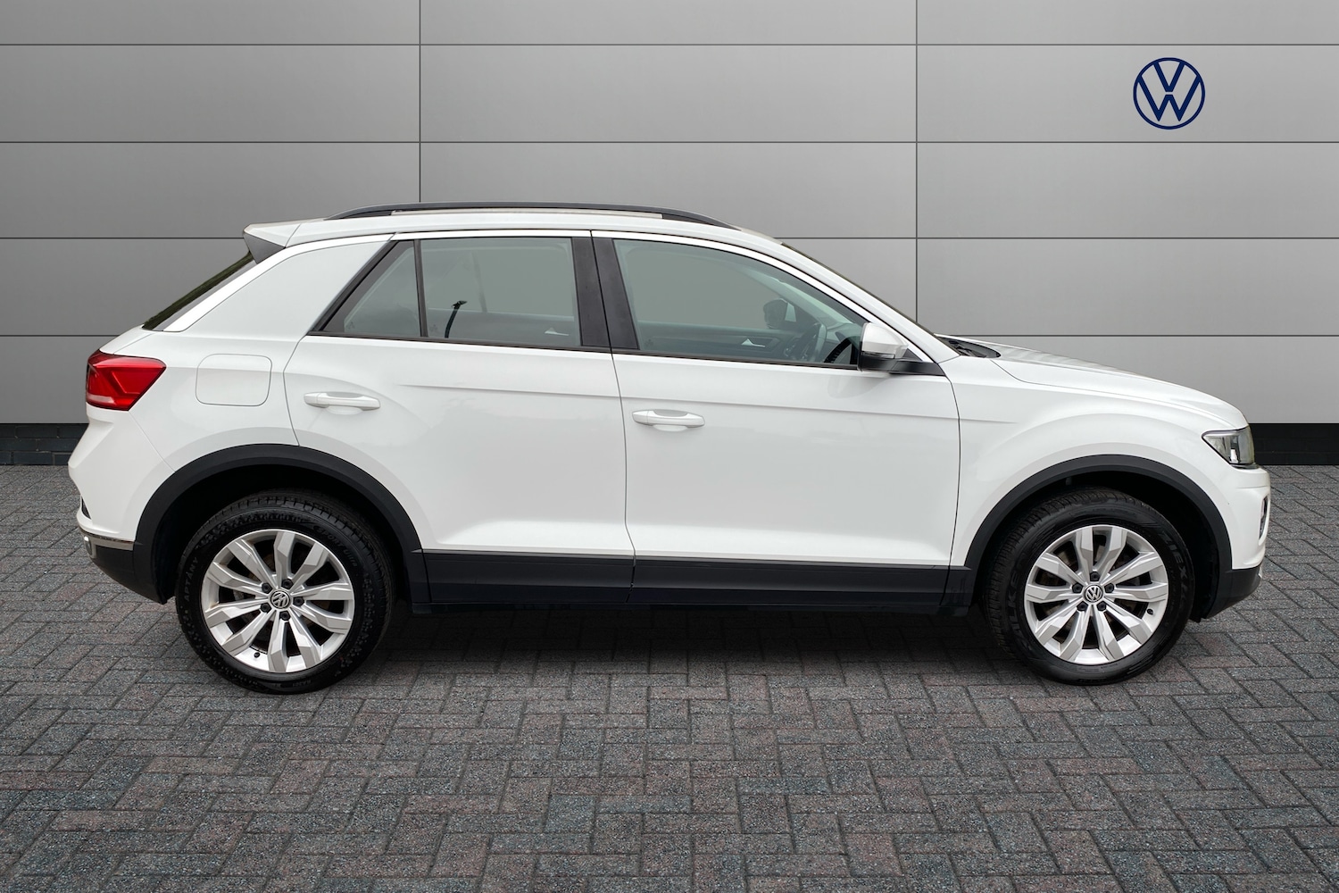 Used Volkswagen T-Roc 2018 for sale - 76999109: Photo 4
