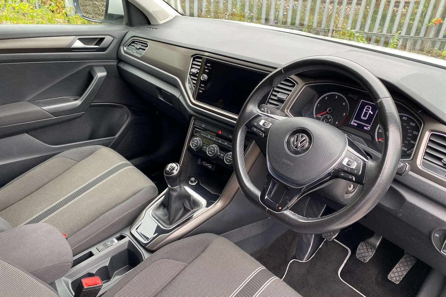 Used Volkswagen T-Roc 2018 for sale - 76999109: Photo 6