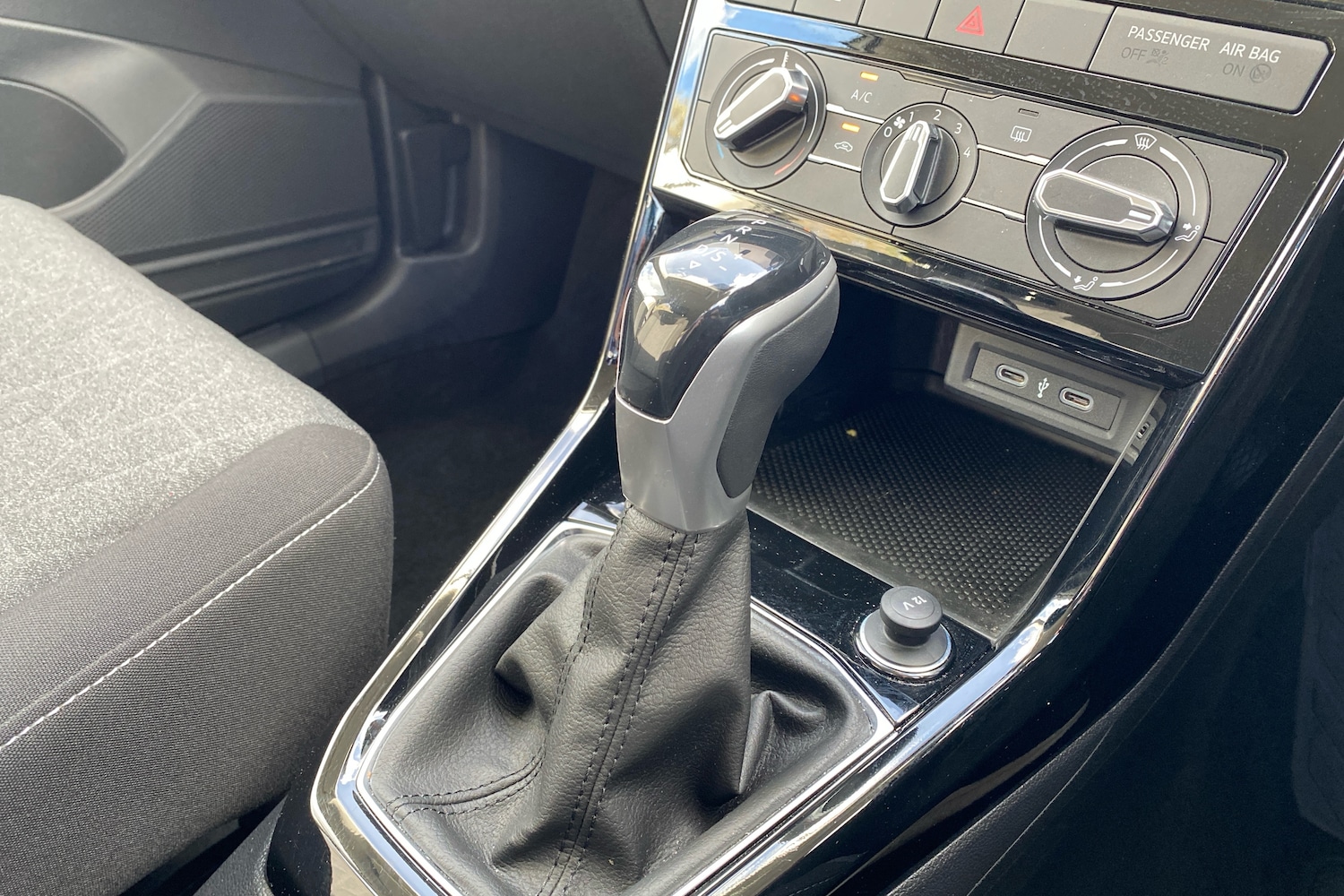 Used Volkswagen T-Cross 2024 for sale - 76677338: Photo 10