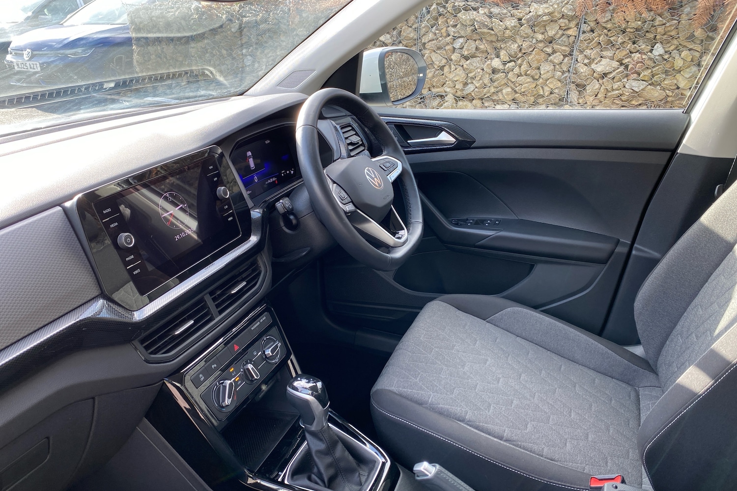 Used Volkswagen T-Cross 2024 for sale - 76677338: Photo 2