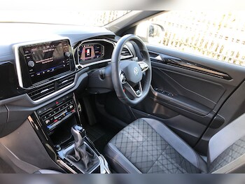 Used Volkswagen T-Roc 2023 for sale - 78304772: Photo