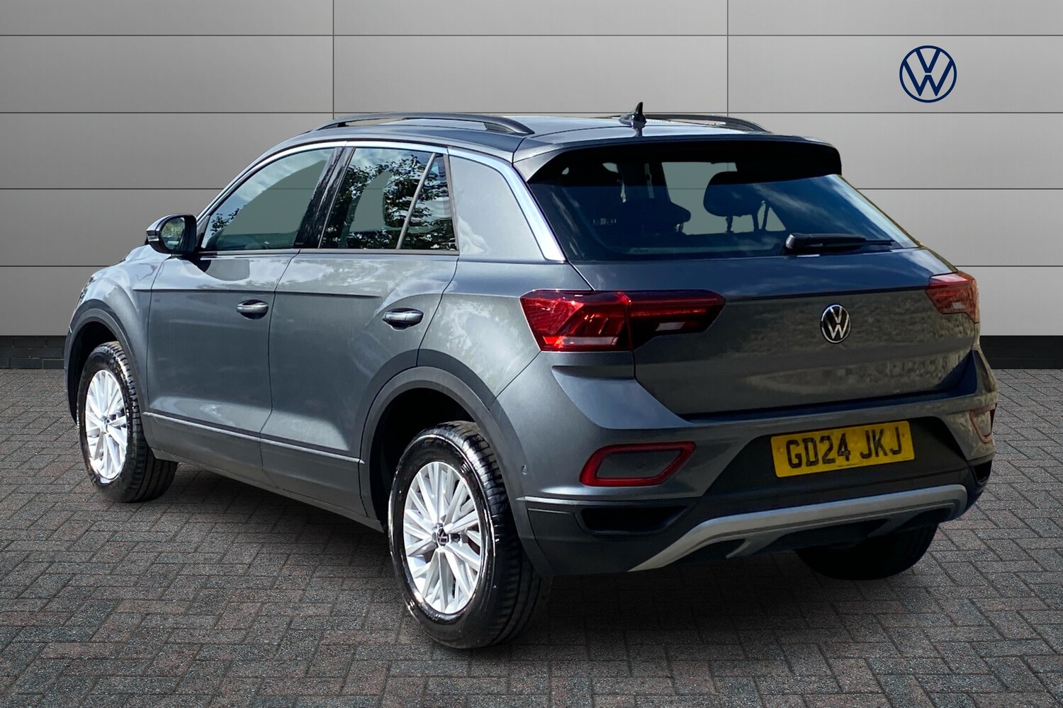 Used Volkswagen T-Roc 2024 for sale - 76677723: Photo 3