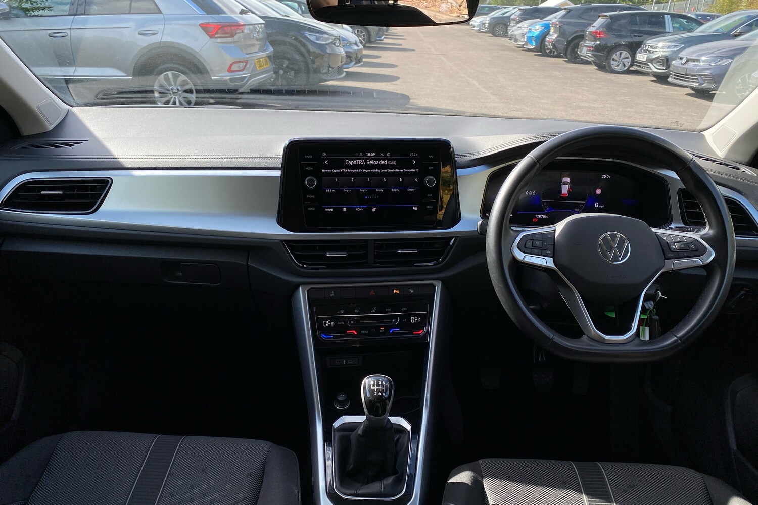 Used Volkswagen T-Roc 2024 for sale - 76677723: Photo 8