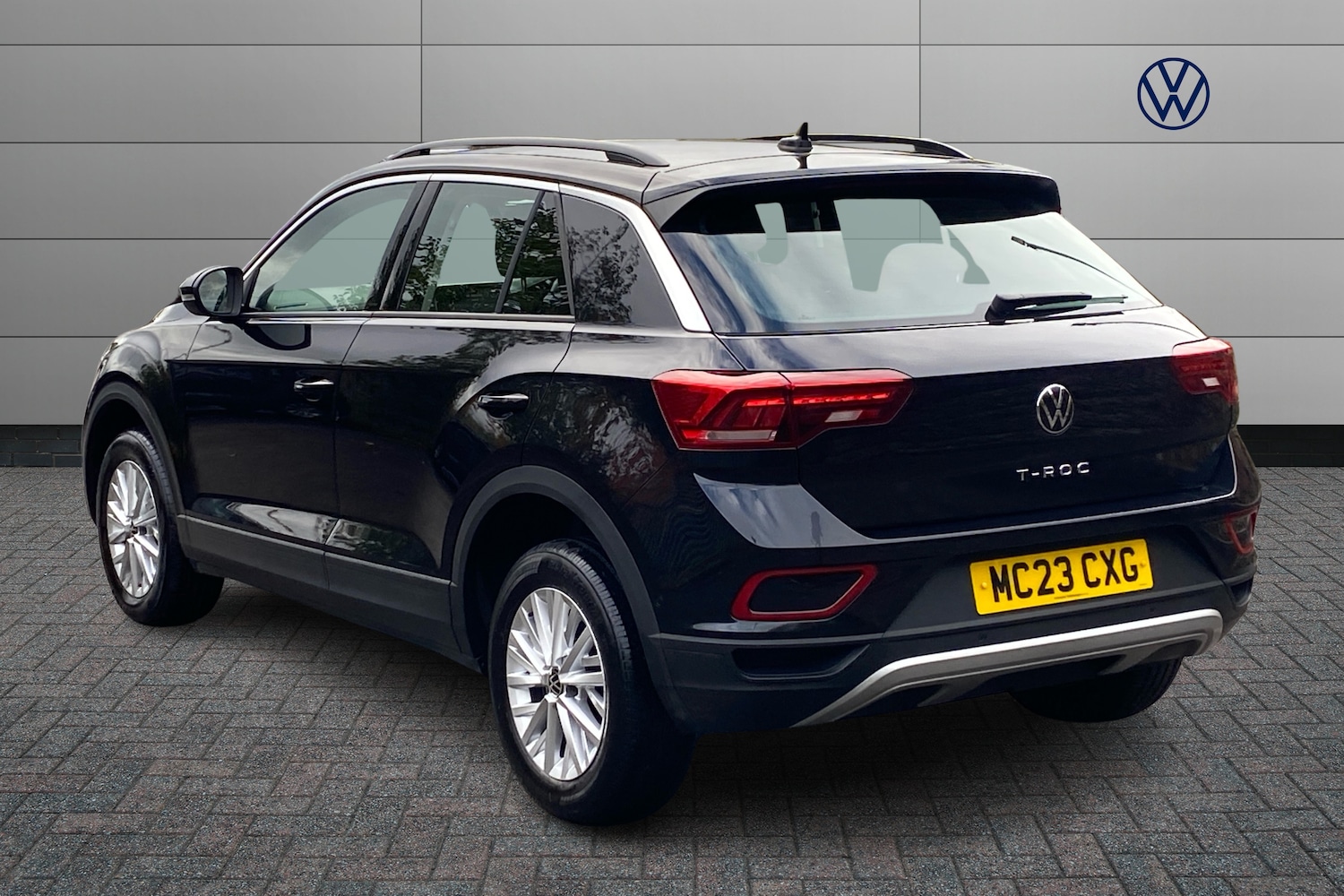 Used Volkswagen T-Roc 2023 for sale - 76676781: Photo 3