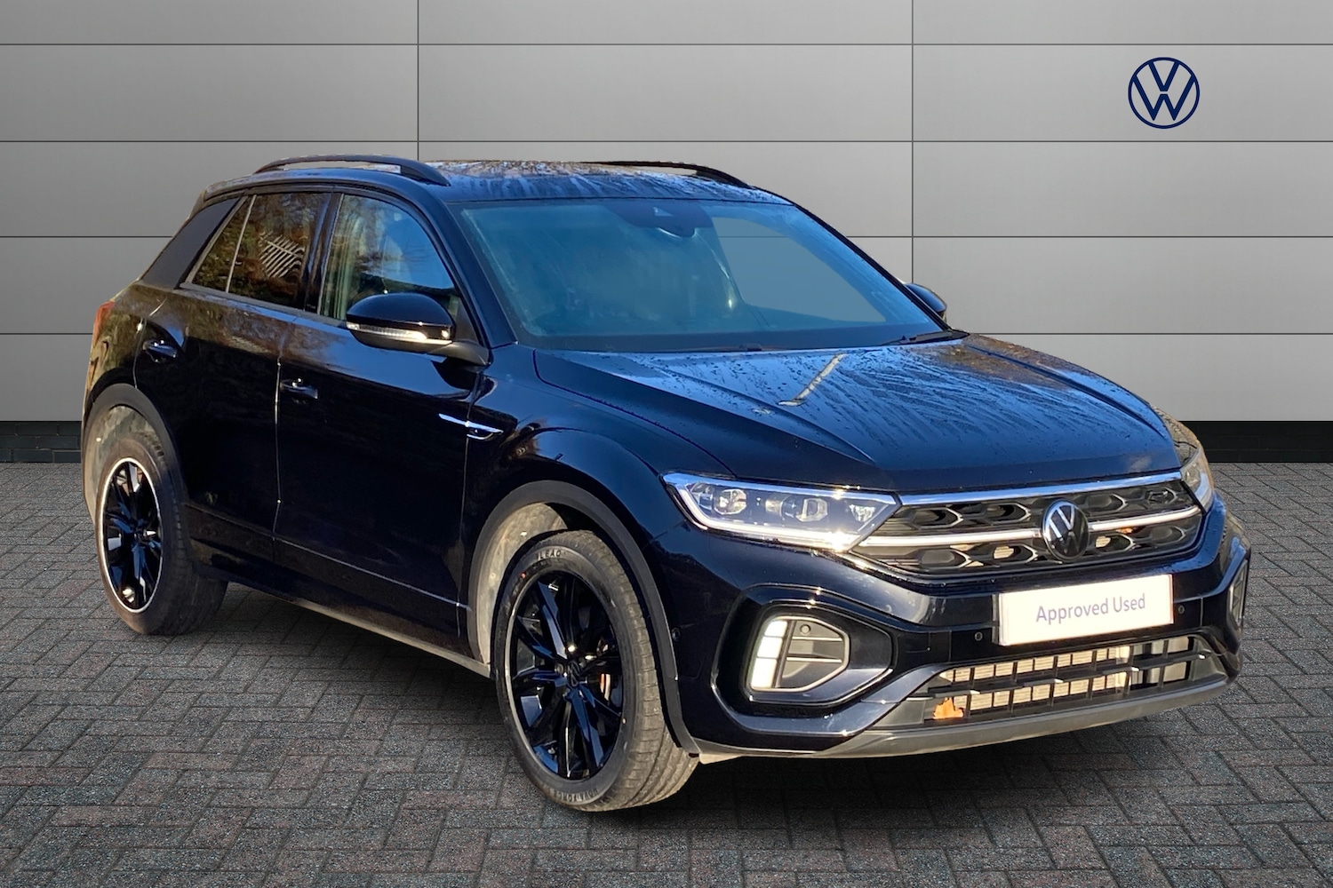 Used Volkswagen T-Roc 2024 for sale - 77205179: Photo 1