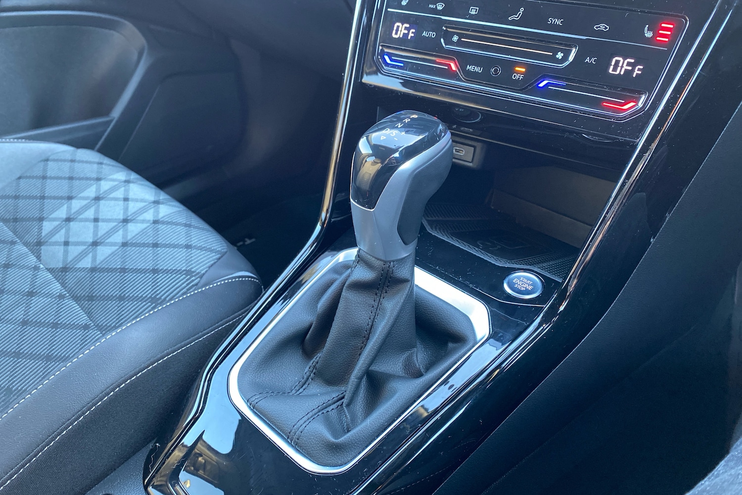 Used Volkswagen T-Roc 2024 for sale - 77205179: Photo 10