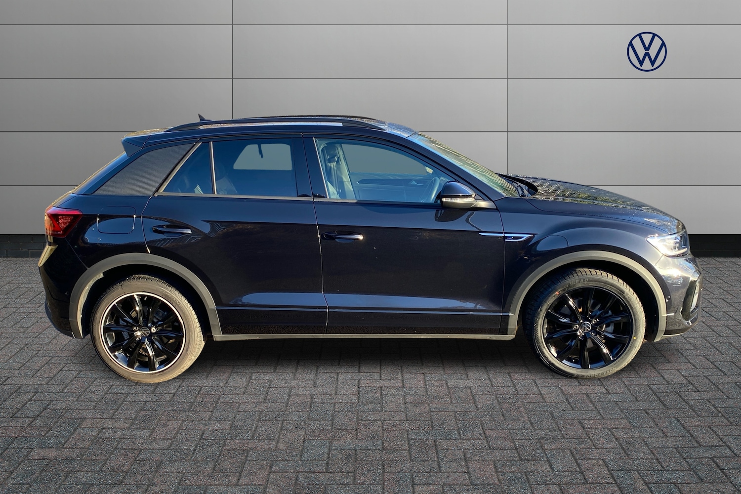 Used Volkswagen T-Roc 2024 for sale - 77205179: Photo 4