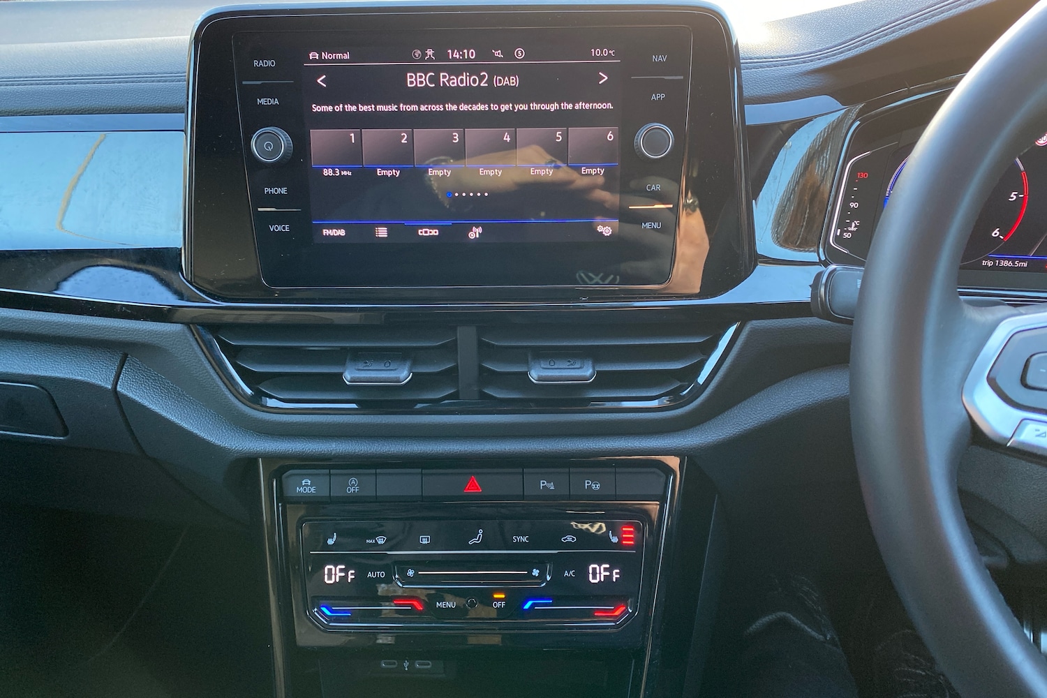 Used Volkswagen T-Roc 2024 for sale - 77205179: Photo 9