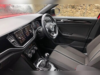 Used Volkswagen T-Roc 2021 for sale - 78469407: Photo