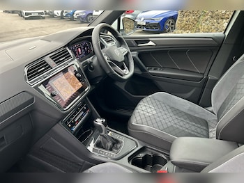 Used Volkswagen Tiguan 2024 for sale - 76677876: Photo