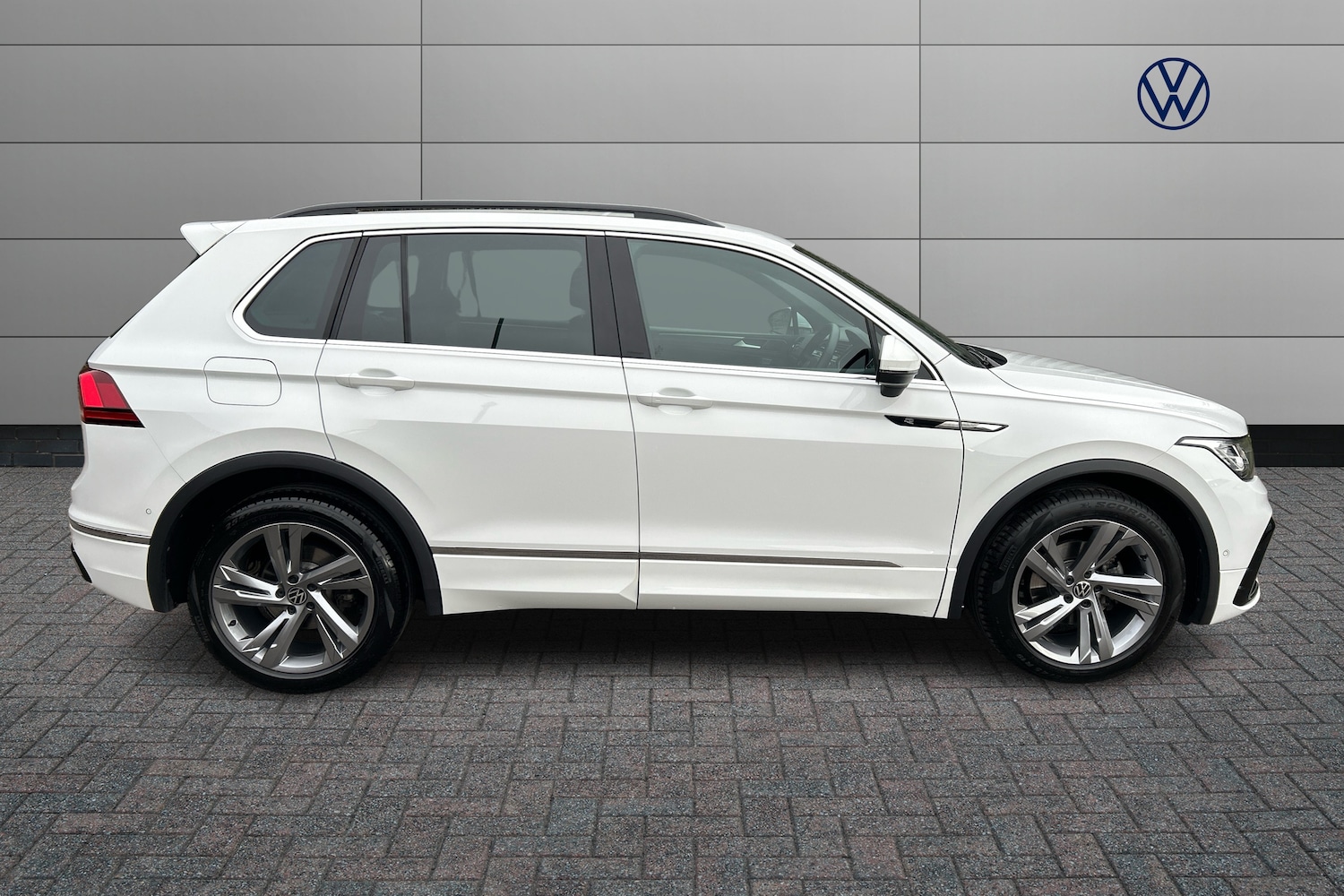 Used Volkswagen Tiguan 2024 for sale - 76677876: Photo 4