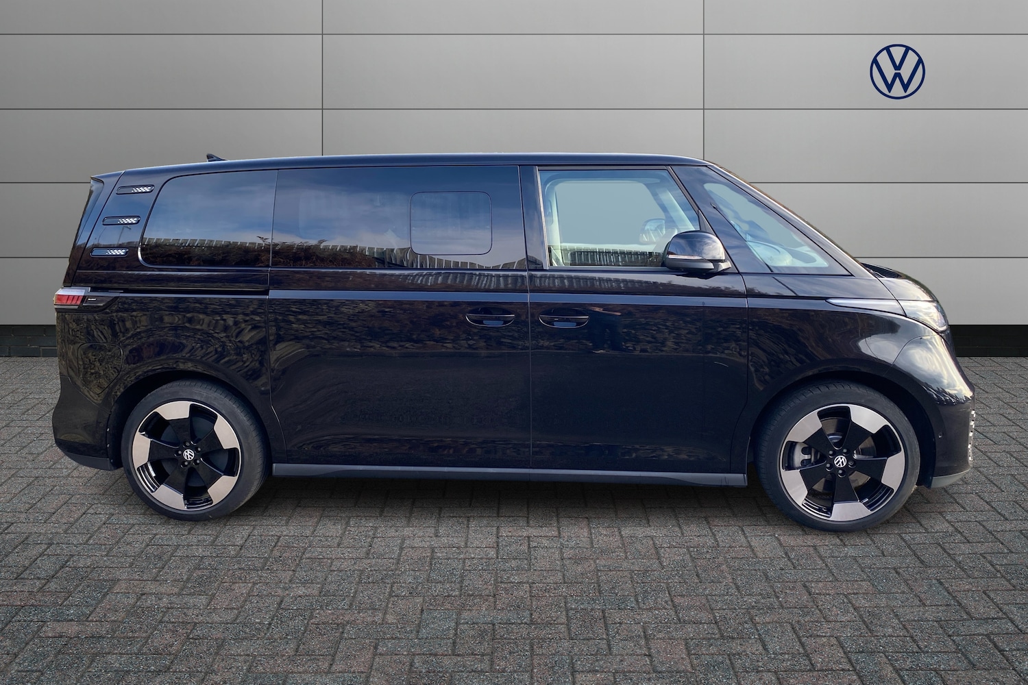 Used Volkswagen ID.Buzz 2024 for sale - 76677559: Photo 4