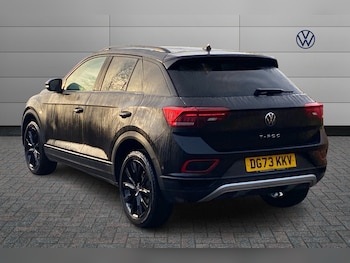 Used Volkswagen T-Roc 2023 for sale - 77092215: Photo