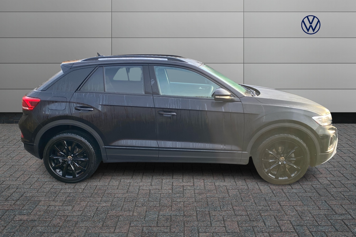 Used Volkswagen T-Roc 2023 for sale - 77092215: Photo 4