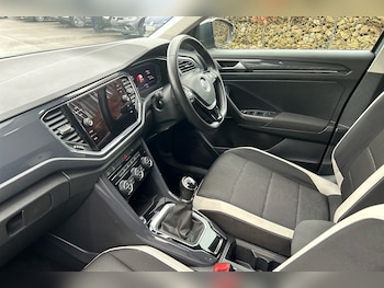 Used Volkswagen Golf 2018 for sale - 76744966: Photo