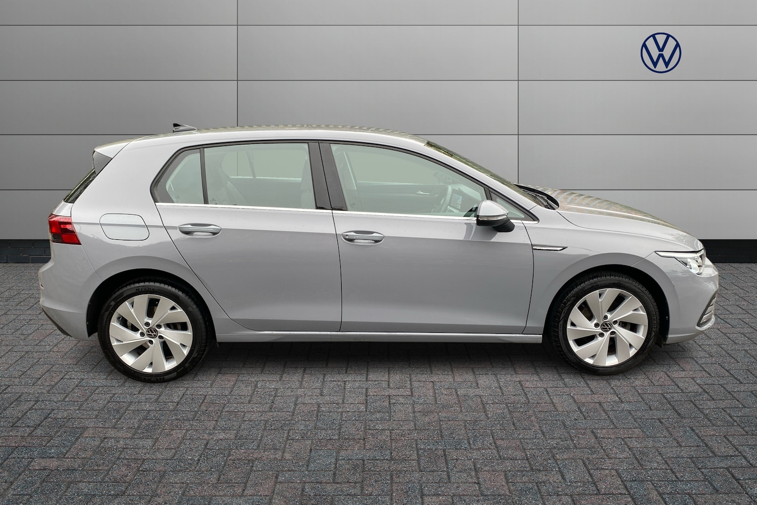 Used Volkswagen Golf 2023 for sale - 76675841: Photo 4