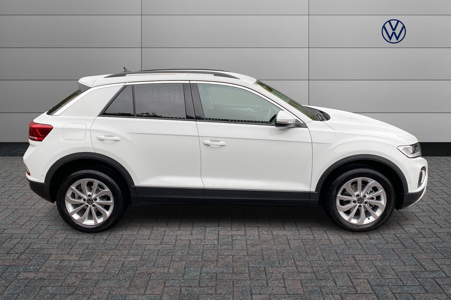 Used Volkswagen T-Roc 2025 for sale - 76679149: Photo 4