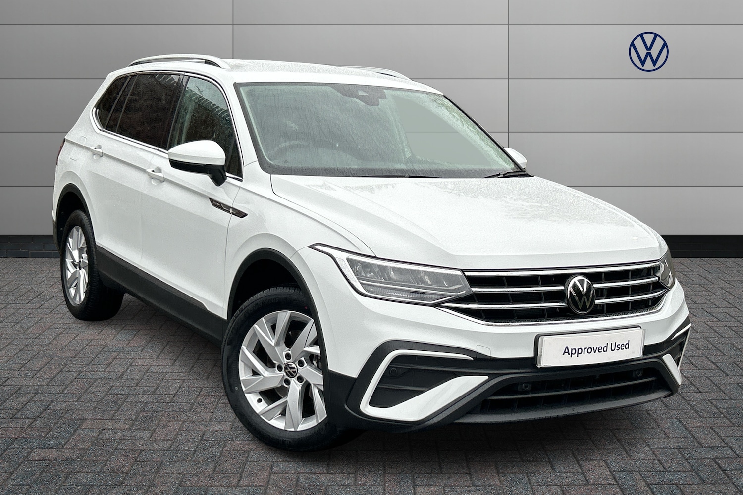 Used Volkswagen Tiguan Allspace 2023 for sale - 76675940: Photo 1