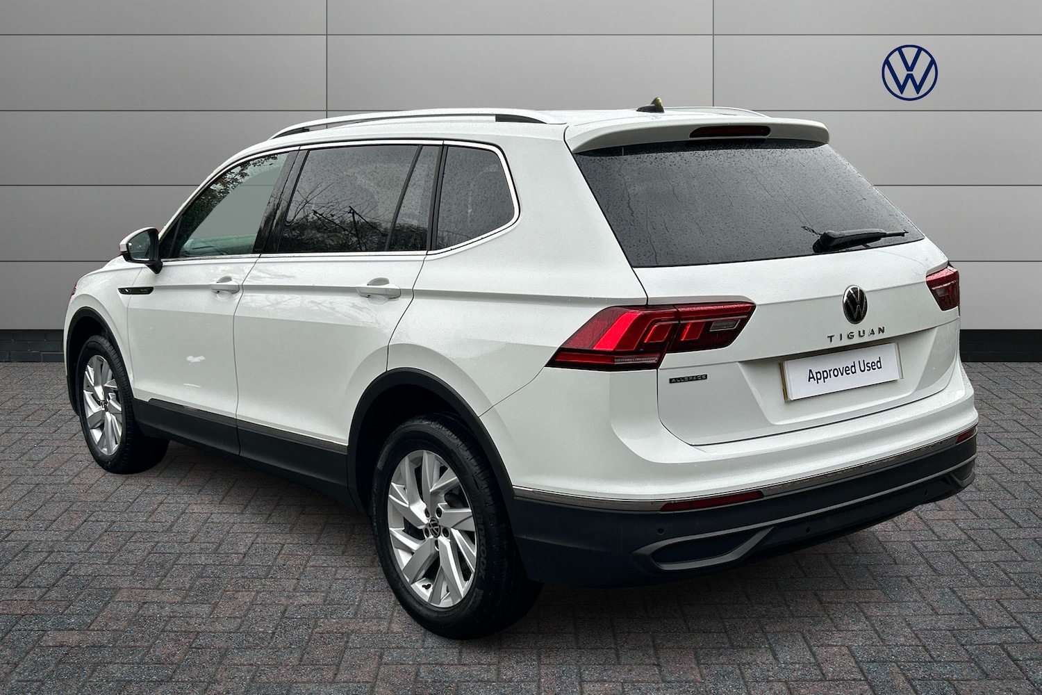 Used Volkswagen Tiguan Allspace 2023 for sale - 76675940: Photo 3