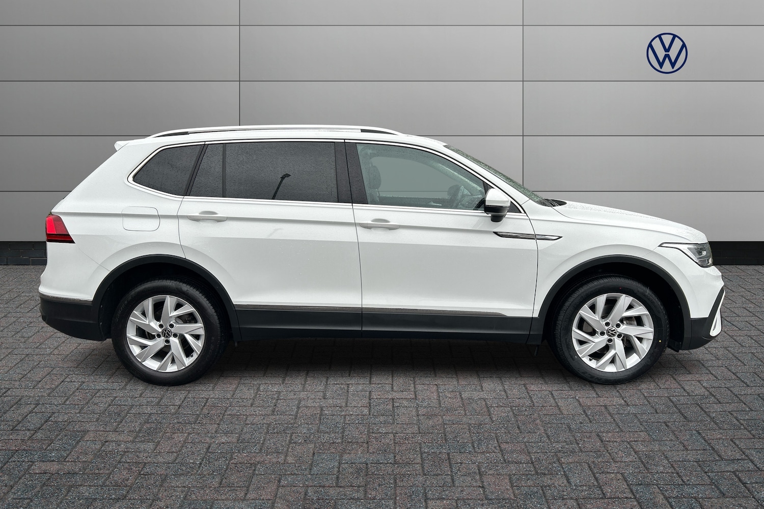 Used Volkswagen Tiguan Allspace 2023 for sale - 76675940: Photo 4