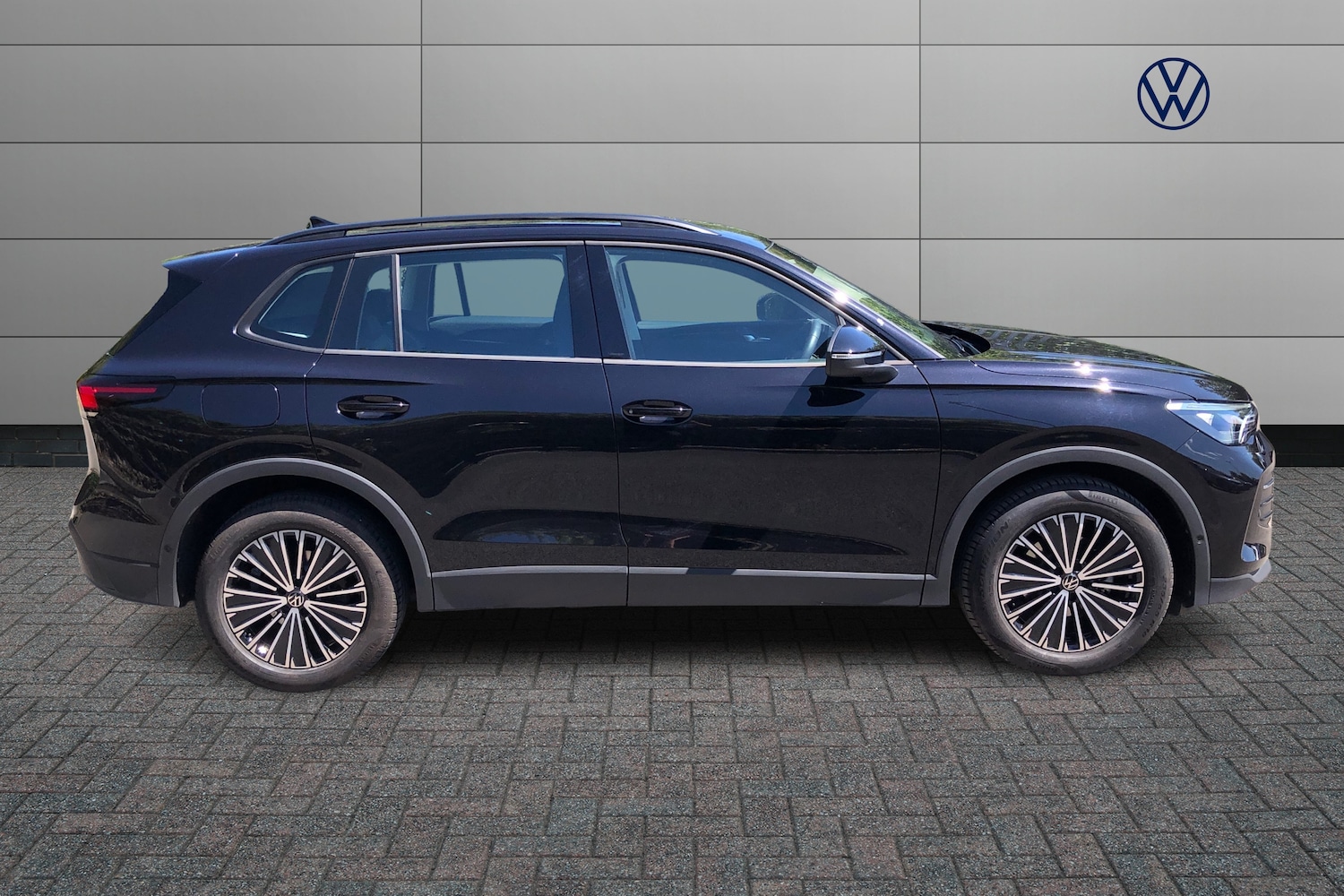 Used Volkswagen Tiguan 2024 for sale - 76677902: Photo 4