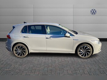 Used Volkswagen Golf 2023 for sale - 77332800: Photo