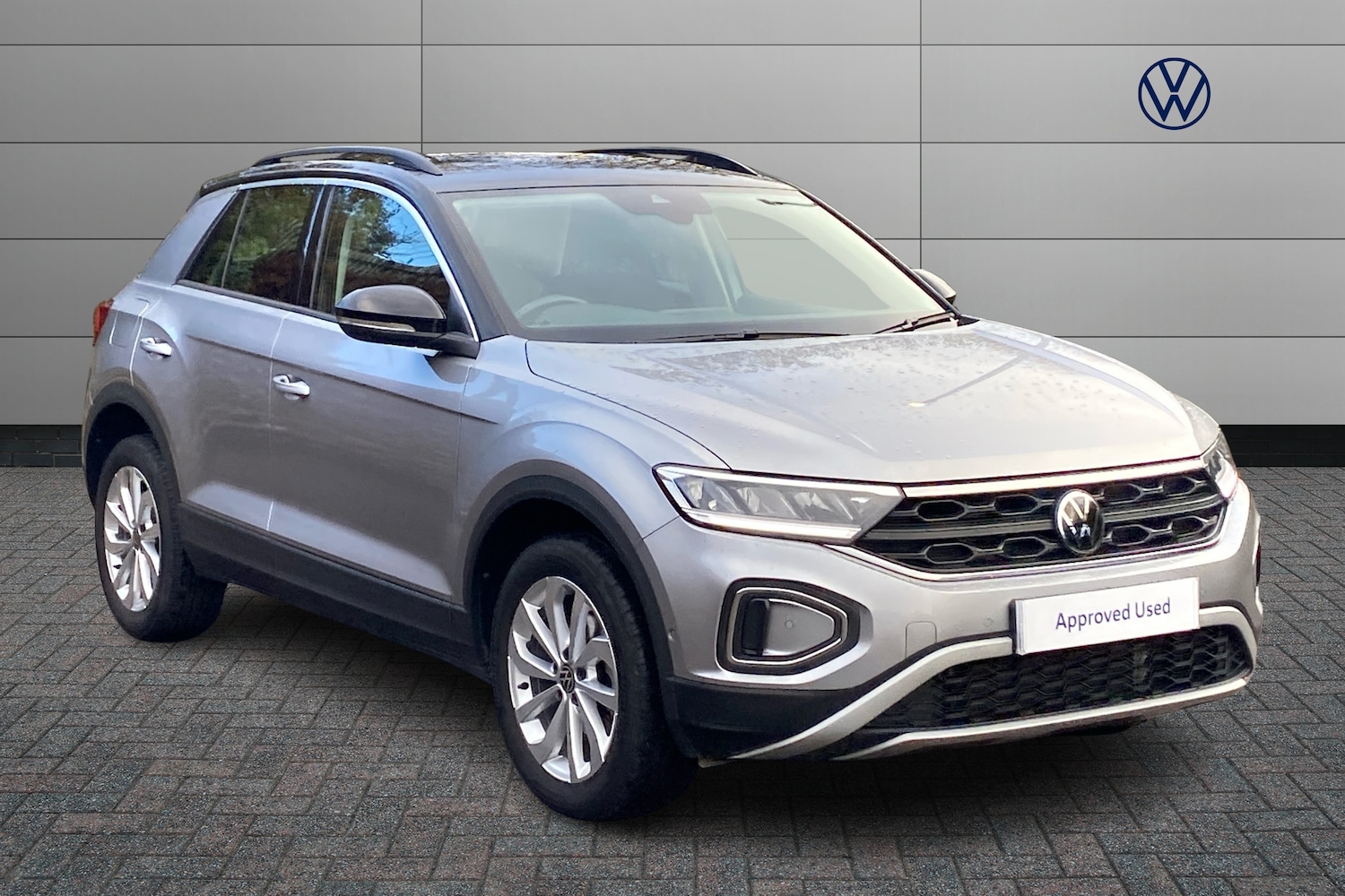 Used Volkswagen T-Roc 2022 for sale - 76674590: Photo 1