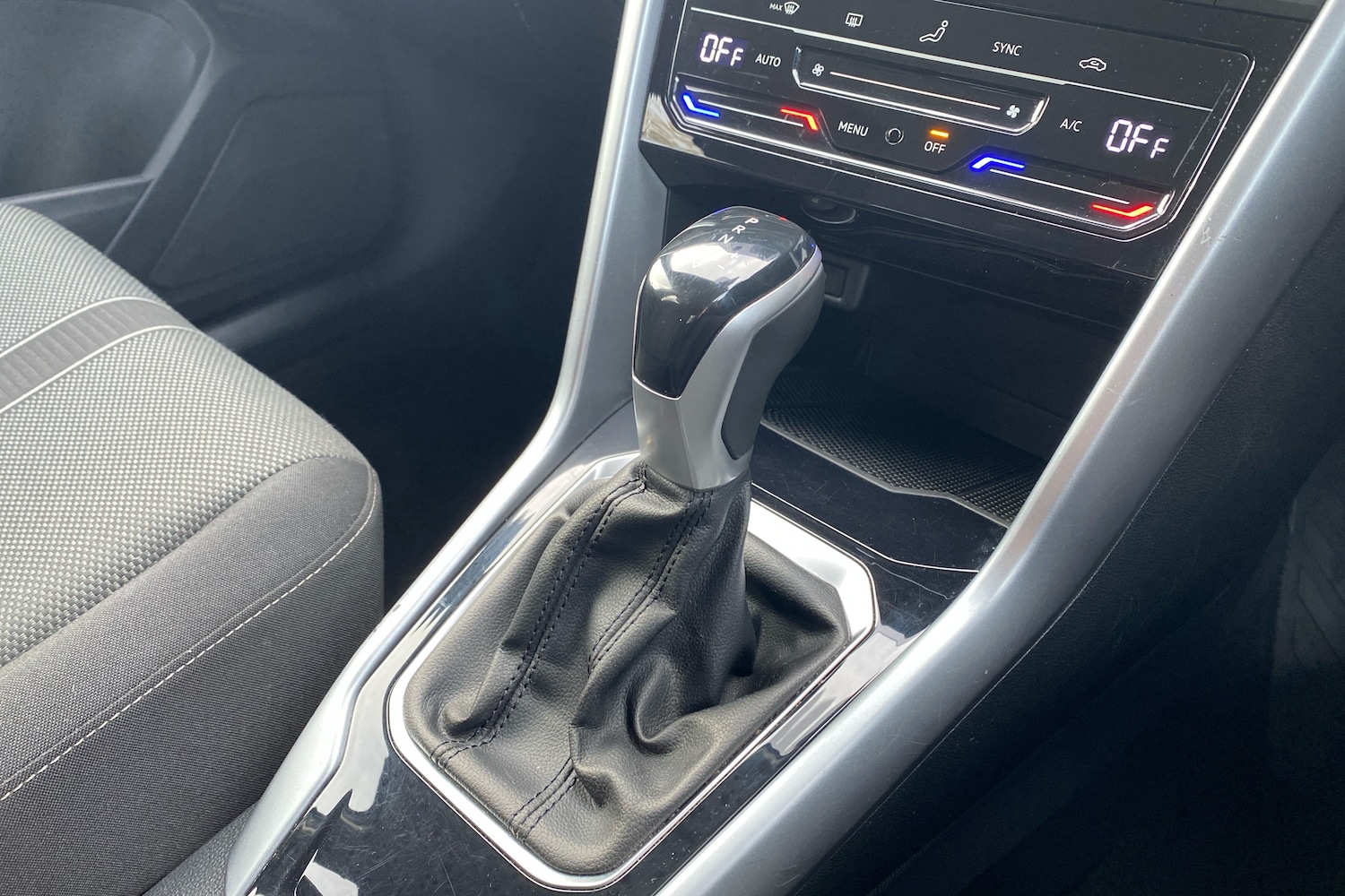 Used Volkswagen T-Roc 2022 for sale - 76674590: Photo 10