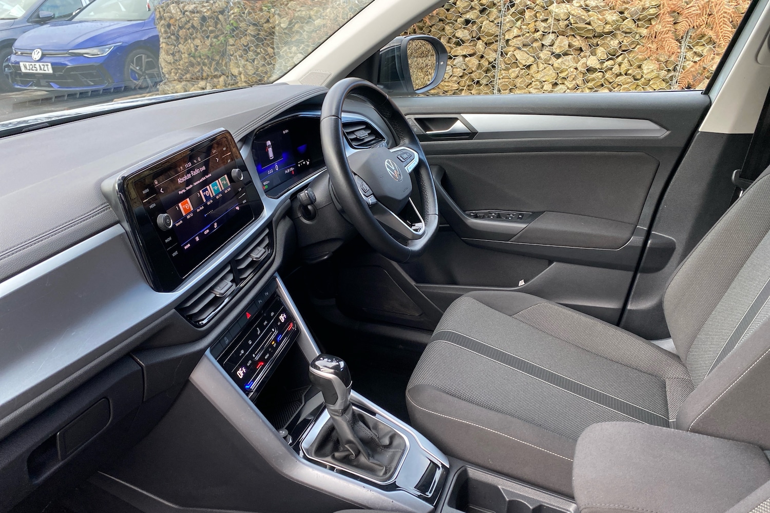 Used Volkswagen T-Roc 2022 for sale - 76674590: Photo 2