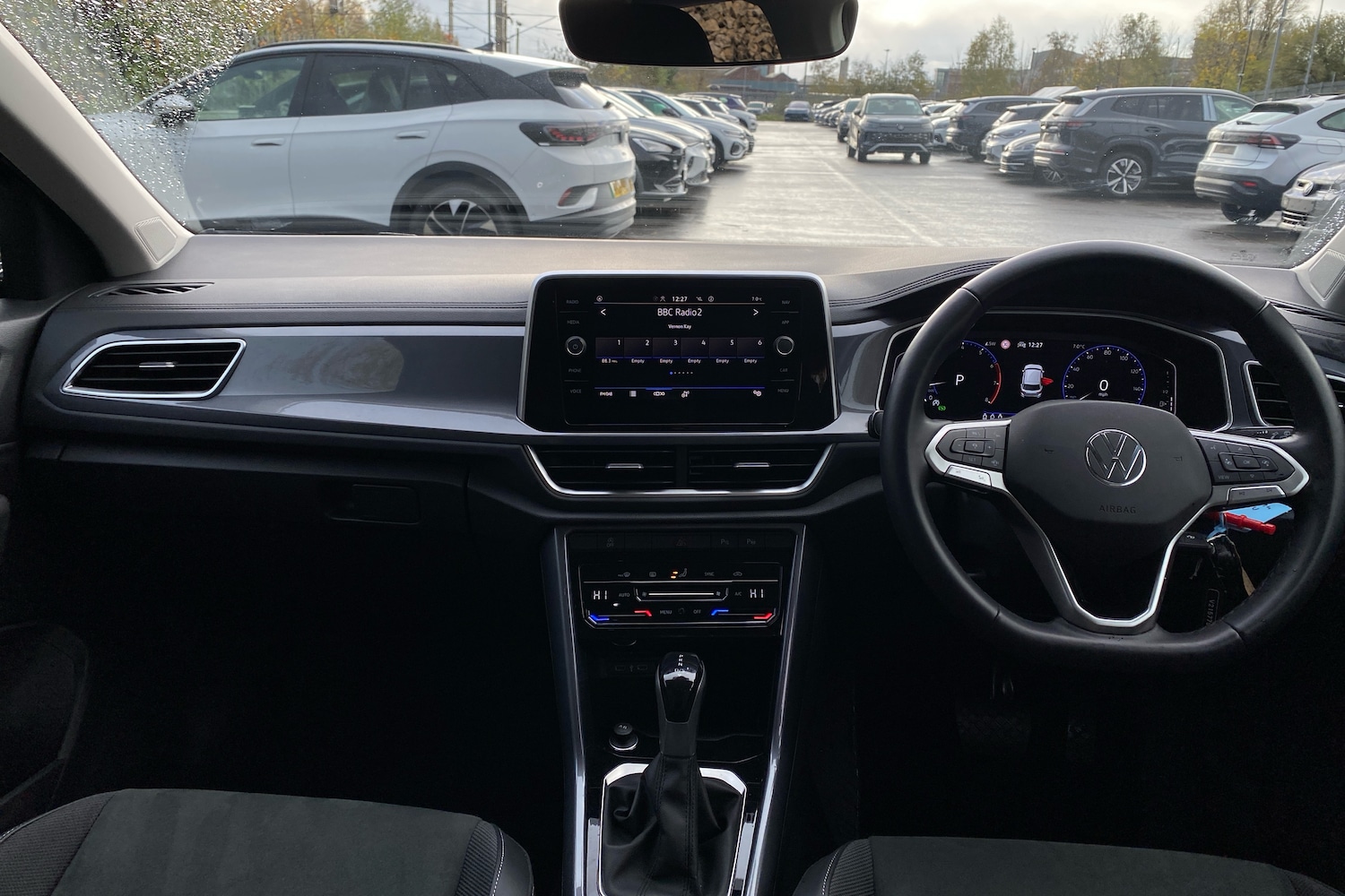 Used Volkswagen T-Roc 2024 for sale - 76677256: Photo 8