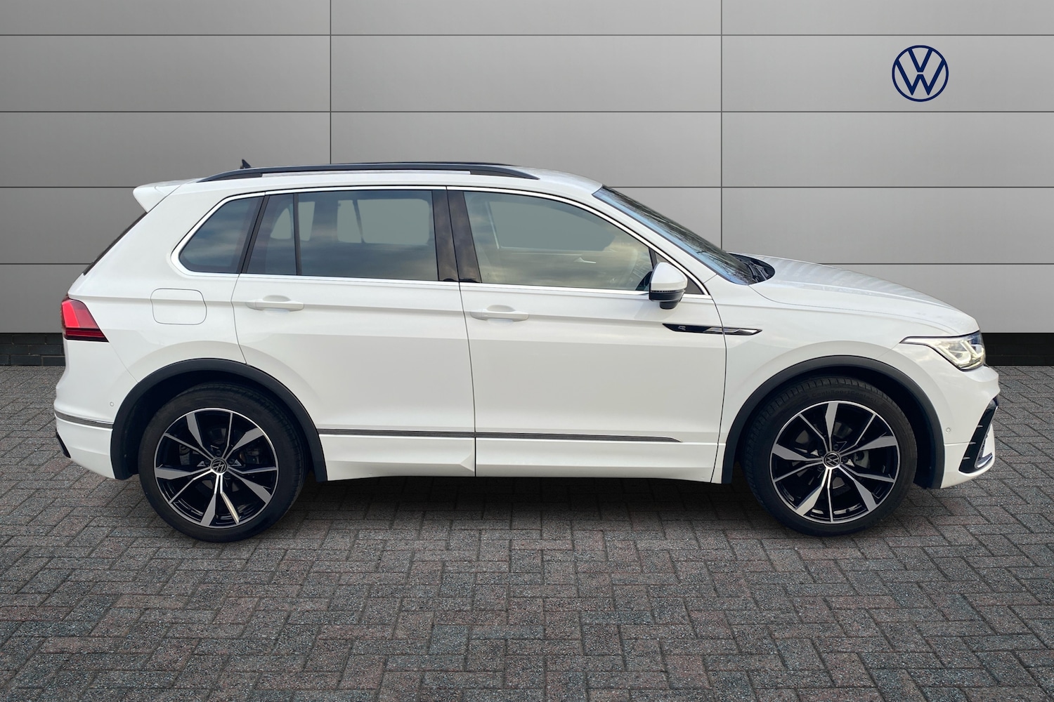 Used Volkswagen Tiguan 2023 for sale - 77673410: Photo 4