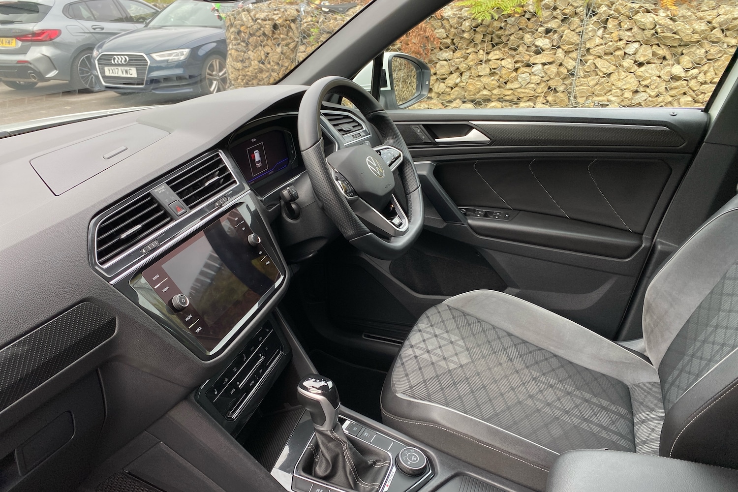 Used Volkswagen Tiguan 2022 for sale - 76675619: Photo 2