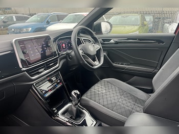 Used Volkswagen T-Roc 2022 for sale - 77770852: Photo