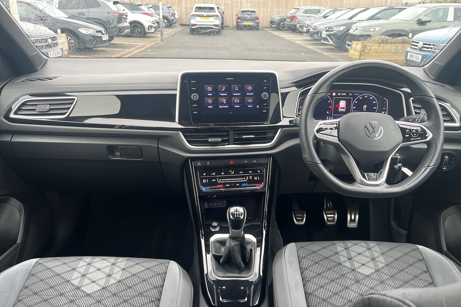 Used Volkswagen T-Roc 2022 for sale - 77770852: Photo 8