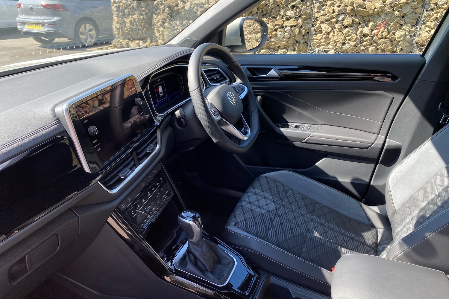 Used Volkswagen T-Roc 2025 for sale - 78141179: Photo 2