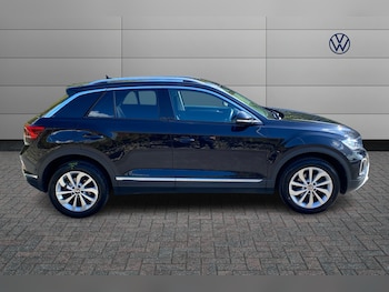 Used Volkswagen T-Roc 2022 for sale - 76272064: Photo