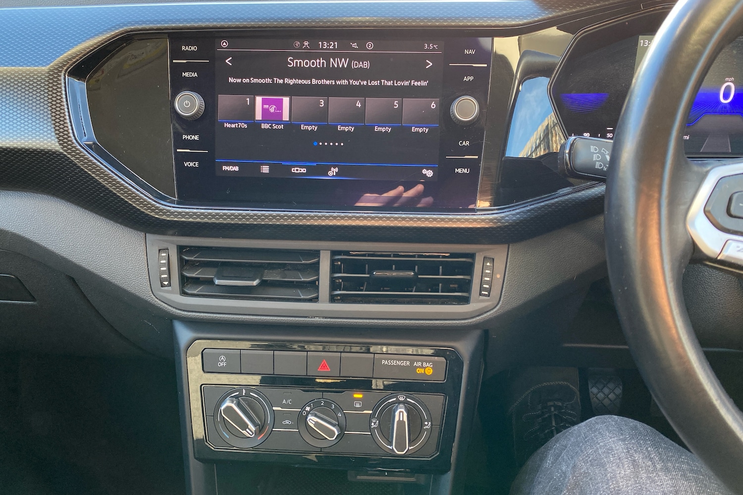 Used Volkswagen T-Cross 2022 for sale - 76674304: Photo 9