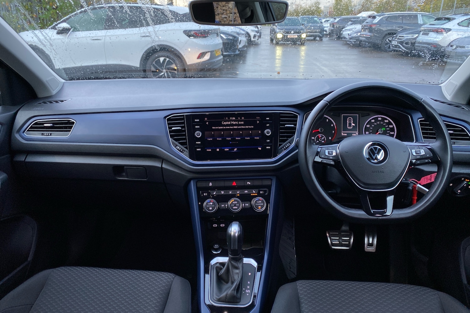 Used Volkswagen T-Roc 2020 for sale - 76680960: Photo 8