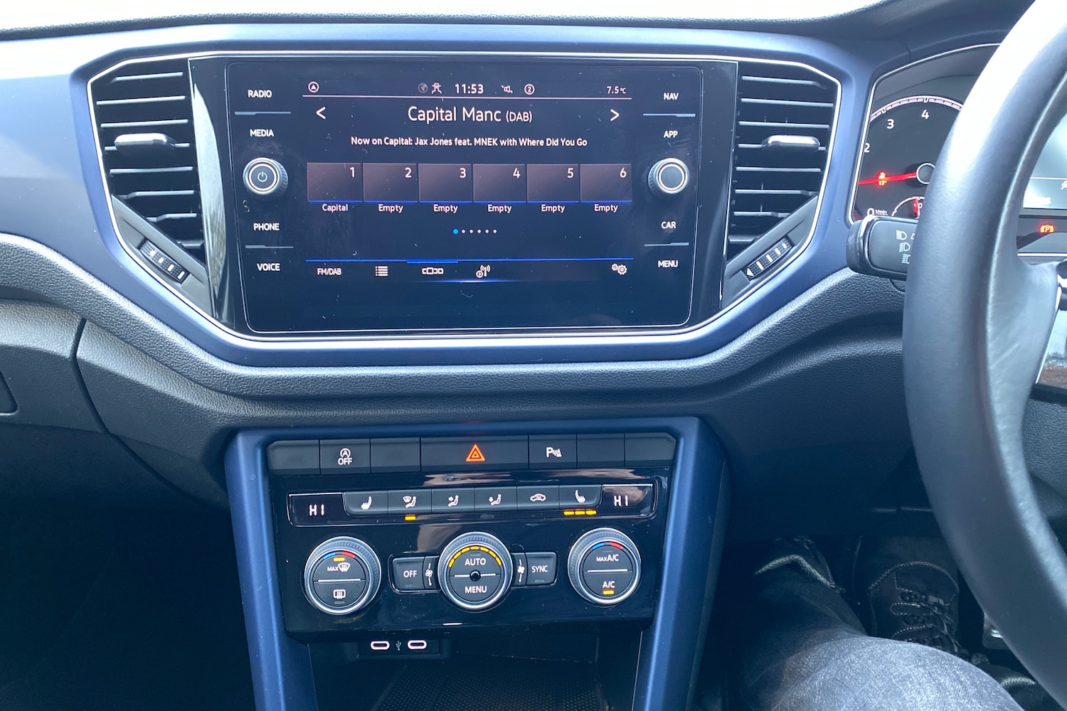 Used Volkswagen T-Roc 2020 for sale - 76680960: Photo 9