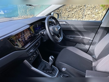 Used Volkswagen Polo 2023 for sale - 76272128: Photo