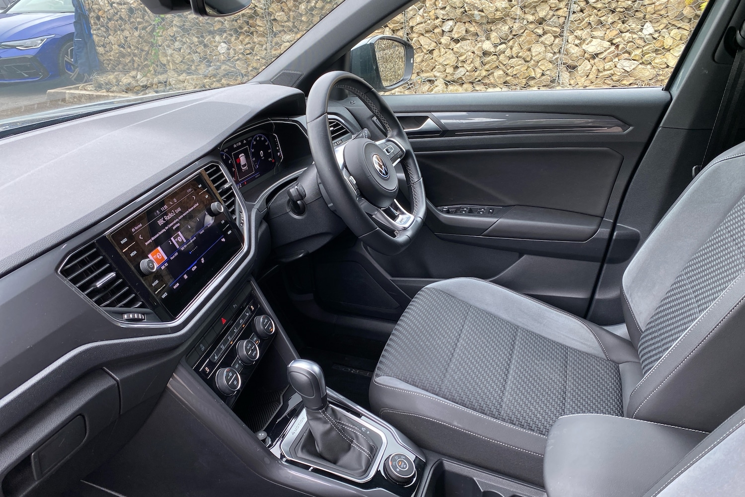 Used Volkswagen T-Roc 2022 for sale - 76675017: Photo 2