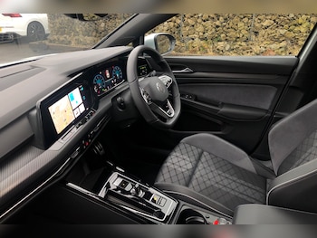 Used Volkswagen Golf 2024 for sale - 78206918: Photo