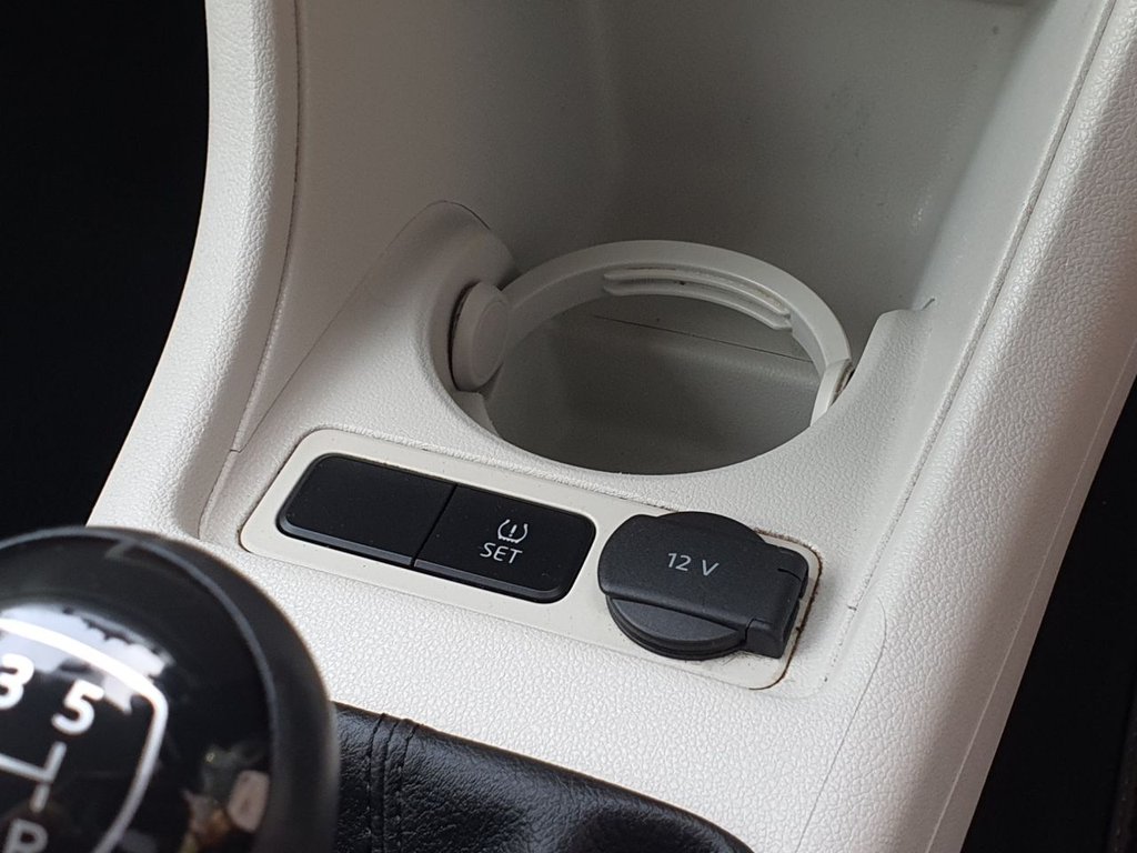 Used Volkswagen up! 2016 for sale - 77654750: Photo 17