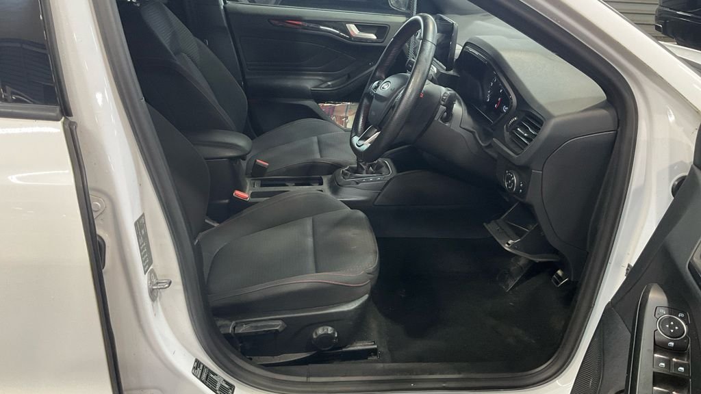 Used Ford Focus 2018 for sale - 76356818: Photo 8