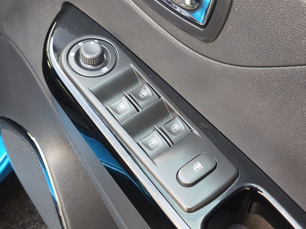 Used Renault Captur 2015 for sale - 77621245: Photo 23