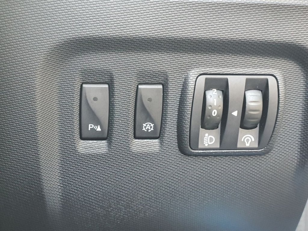 Used Renault Captur 2015 for sale - 77621245: Photo 24