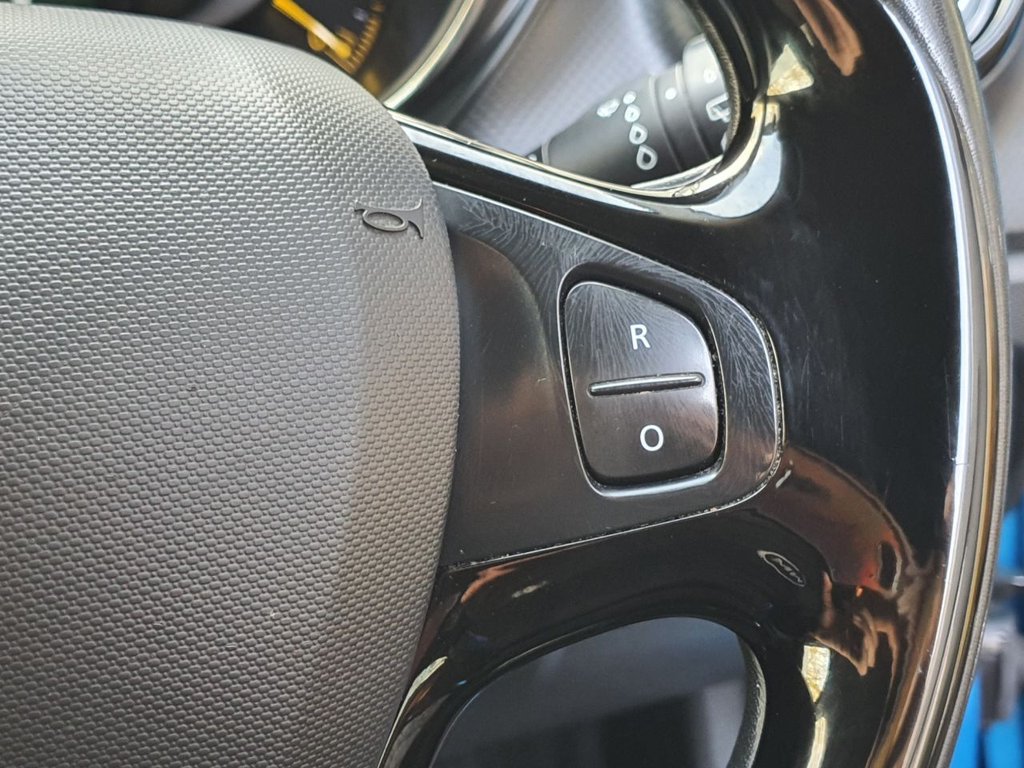 Used Renault Captur 2015 for sale - 77621245: Photo 25