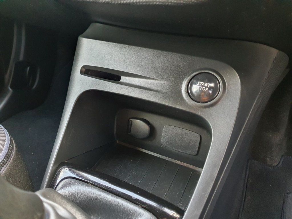 Used Renault Captur 2015 for sale - 77621245: Photo 28