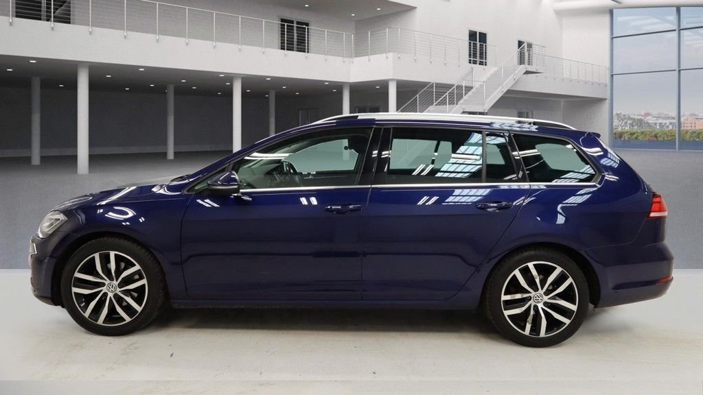 Used Volkswagen Golf 2018 for sale - 76604903: Photo 2